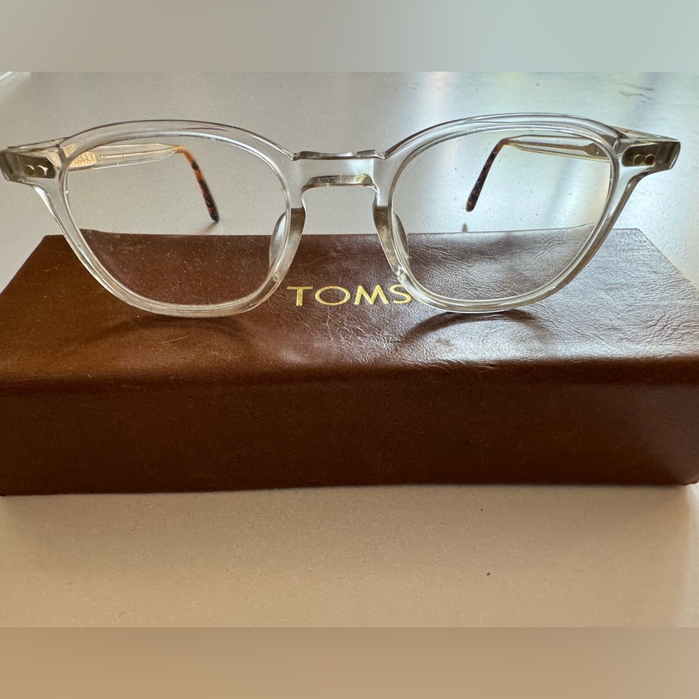 TOMS Baxter model clear glasses